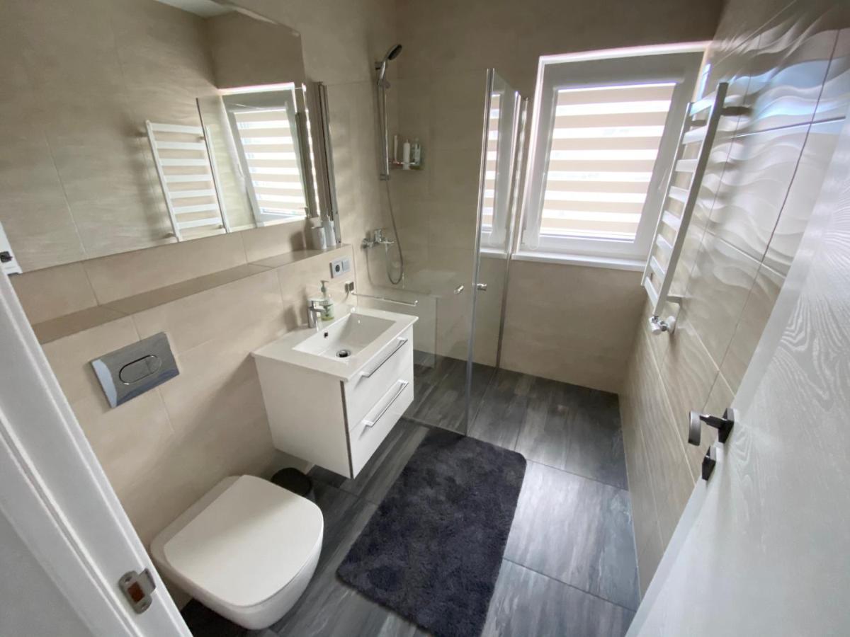 New J&R Apartment Near Girstutis, Free Private Parking & Self Check-In Kaunas Kültér fotó